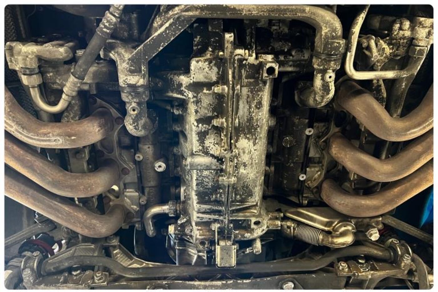 Motorblock vor der Reinigung